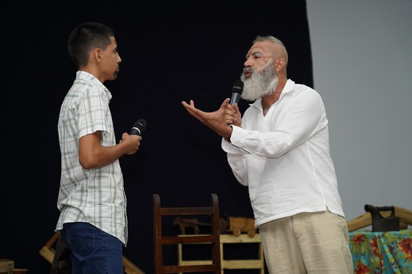 Teatro  abordou o abandono e a falta de valorização do idoso com teatro e música