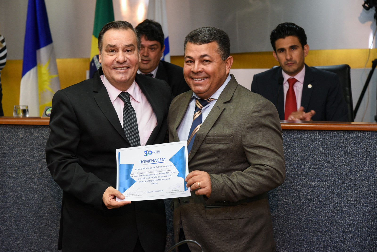 Corregedor-Geral recebe homenagem em nome do Promotor de Justiça Alzemiro Wilson Peres Freitas