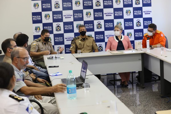 Reunião foi realizada nesta segunda-feira, 16