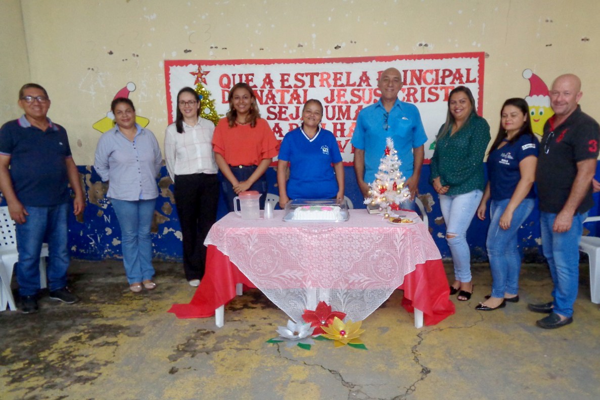 Promotora de Justiça e servidores que participaram da confraternização