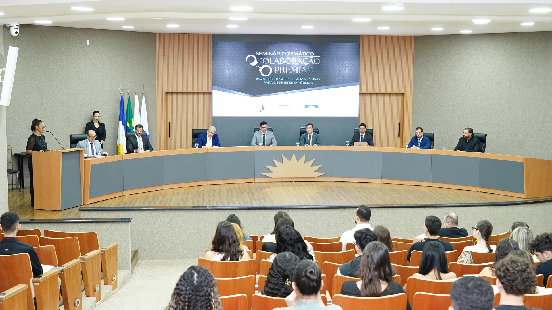 Integrantes do MPTO, do MPSP, do MPES, da Unitins e da UFT durante abertura do seminário