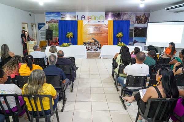 Promotora de Justiça conduziu as discussões sobre família acolhedora e FIA