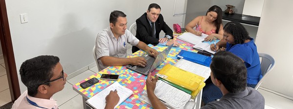 Promotor de Justiça se reuniu com gestora e equipe técnica