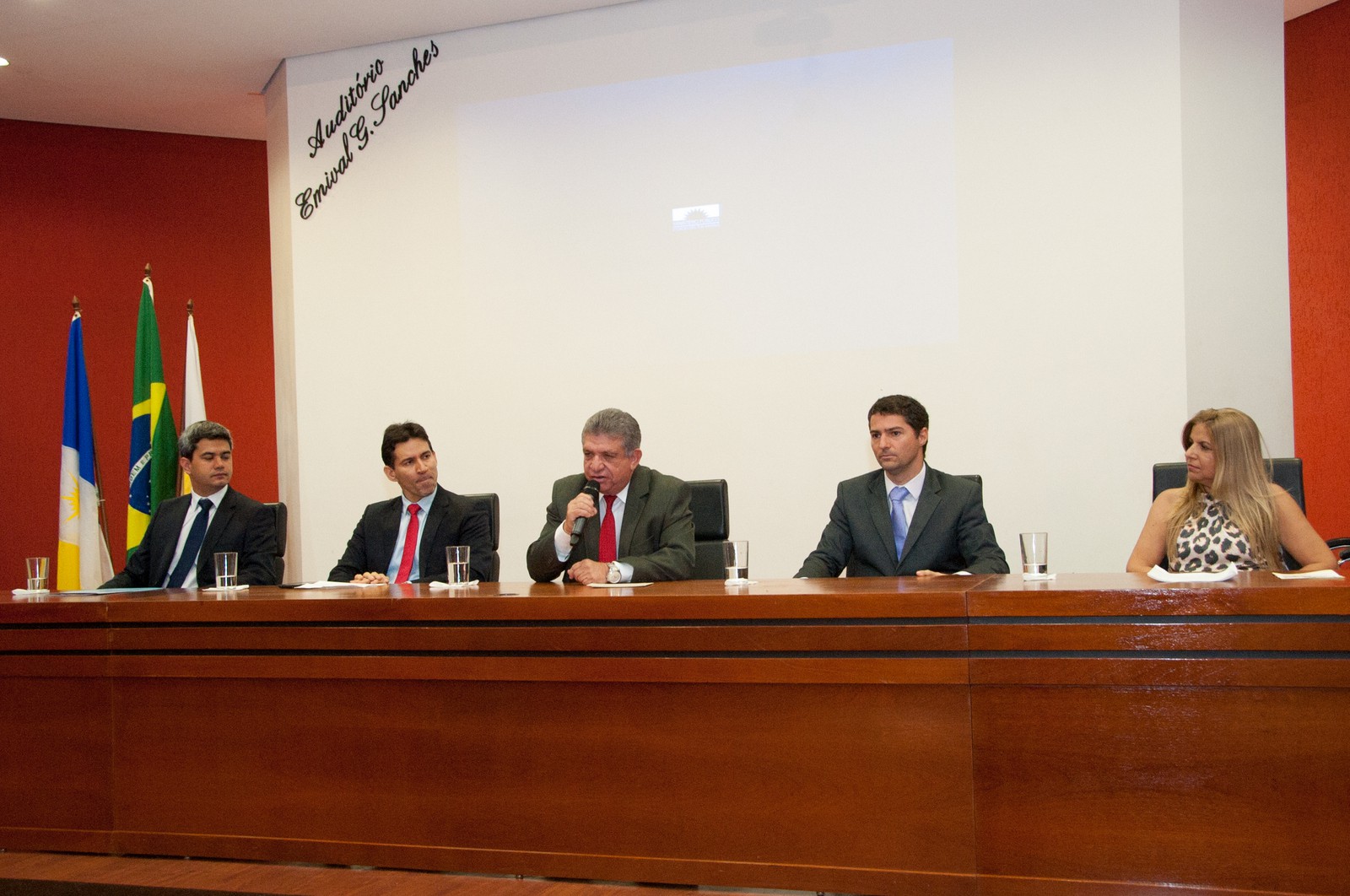 O Ministério Público irá fiscalizar o cumprimento da Lei