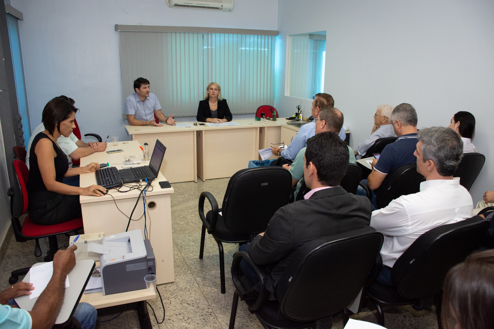 Reunião foi convocada pela Promotora de Justiça Maria Roseli