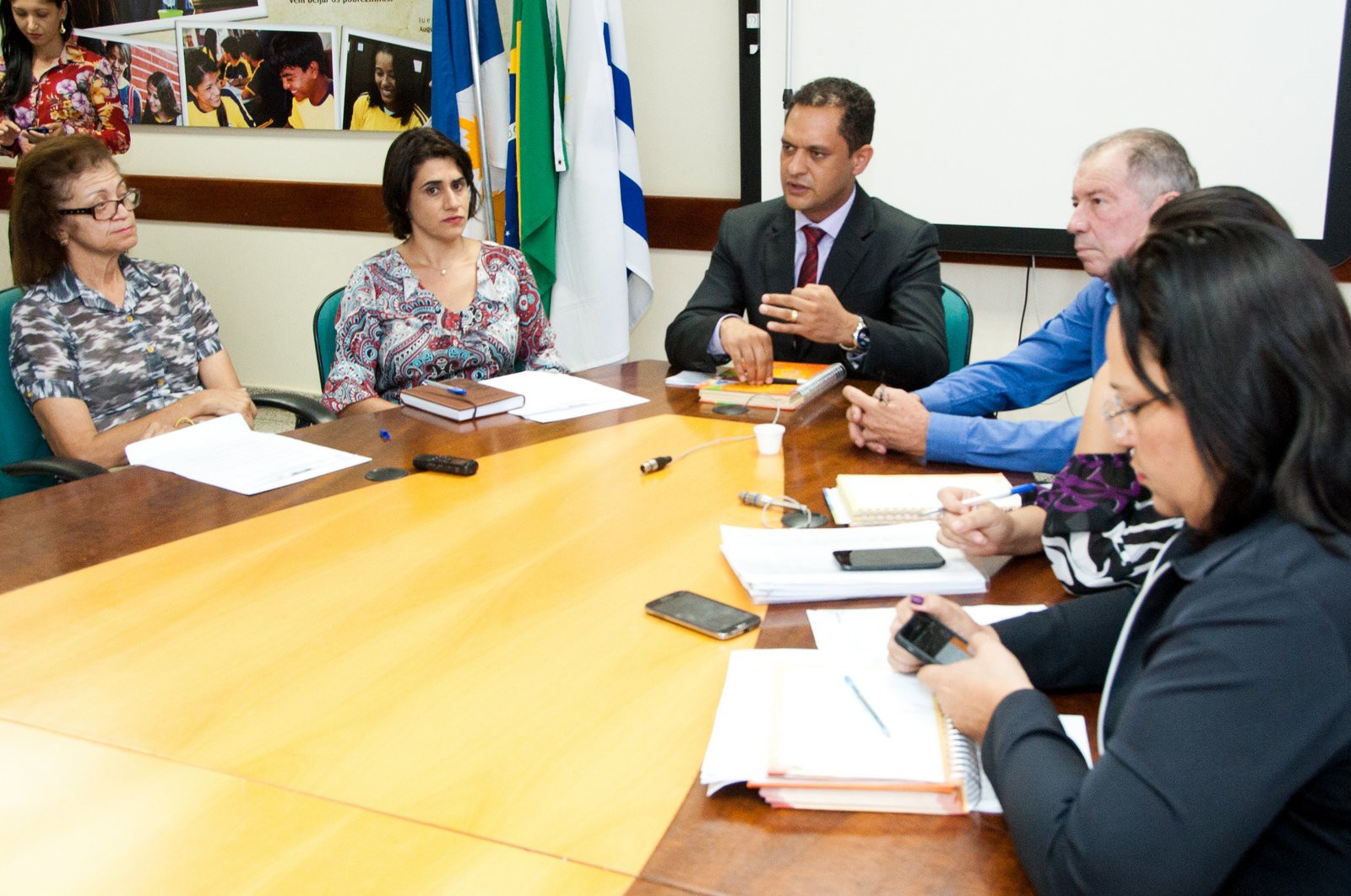 Reunião foi realizada na sede da Seduc