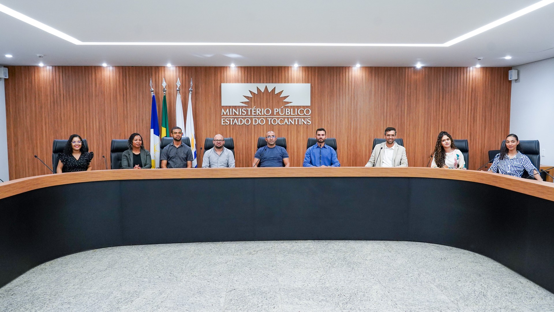 Estudante Edilene Santos (segunda da esquerda para a direita) elogiou a visita ao MPTO
