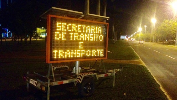 Cada painel custava R$ 9.450,00/mês