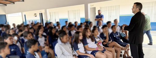 Palestra foi realizada na  Escola Municipal Professor Adão Gomes de Melo, em Talismã.
