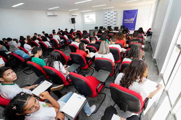 Estudantes do primeiro ano do ensino médio do IFTO de Paraíso participam do projeto