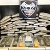 A operação resultou na prisão de 03 homens e na apreensão de 579 gramas de crack, 537 gramas de cocaína e 42 quilos de maconha