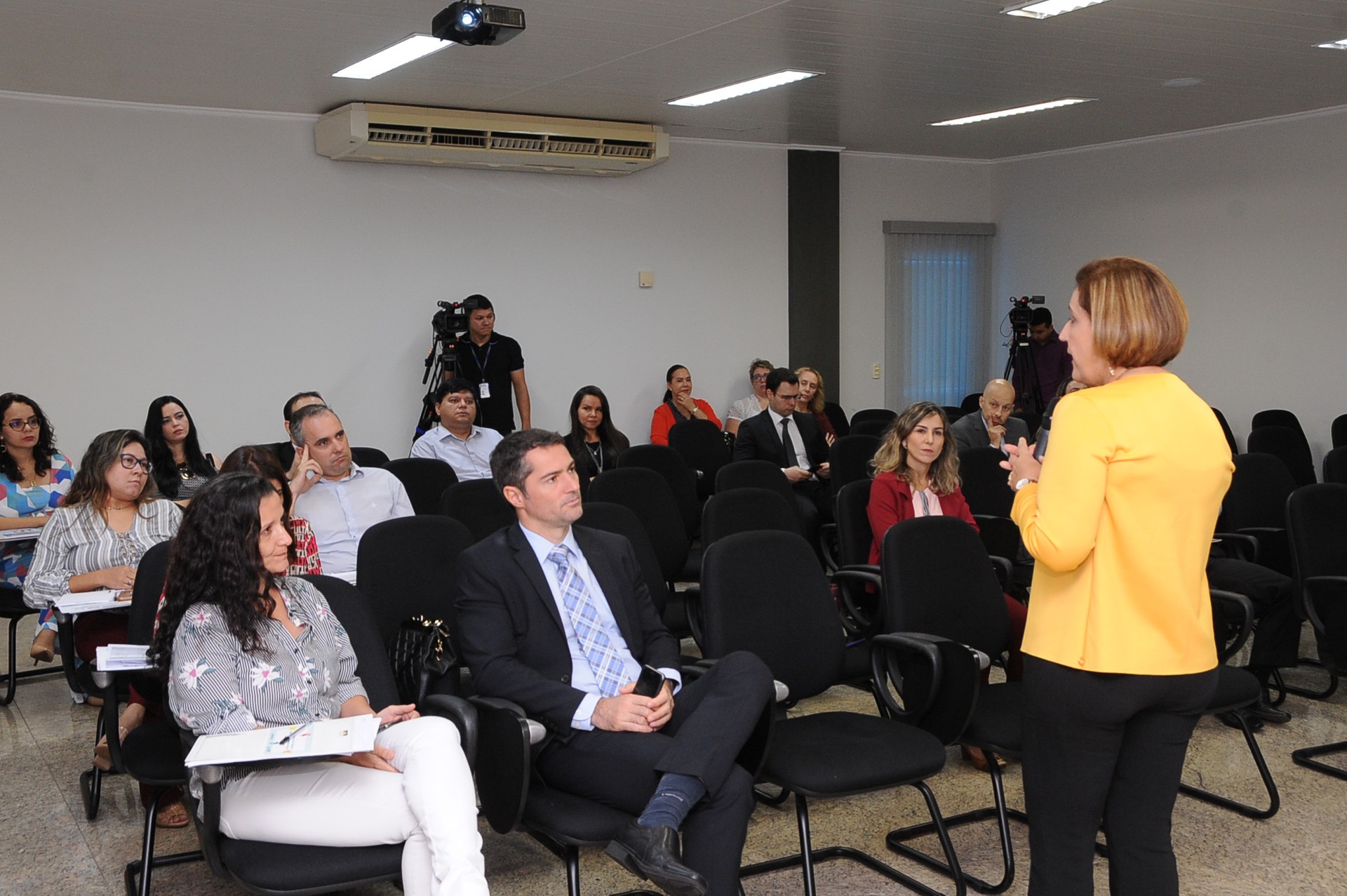 O debate os problemas afetos à educação no Brasil e a importância da atuação do Ministério Público