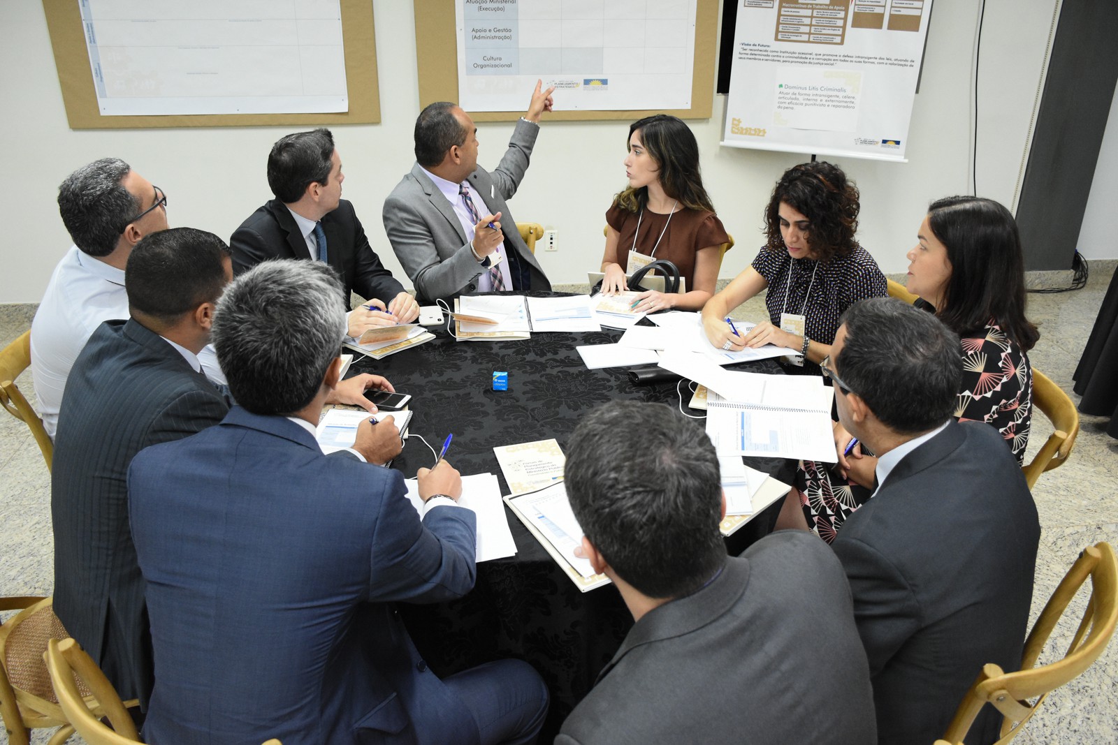 Grupos se reuniram para debater cada tema