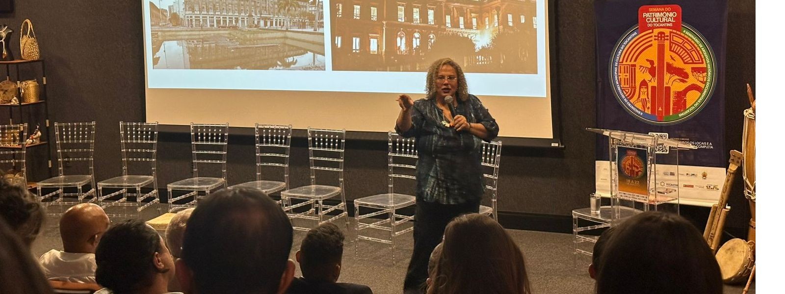 Na abertura, a professora Luana Campos ministrou uma palestra sobre os desafios de proteger o patrimônio cultural frente às mudanças climáticas