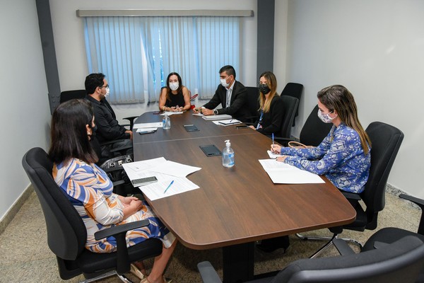 Participaram da reunião no MPTO representantes da Universidade Estadual do Tocantins (Unitins) e do Centro Universitário Luterano de Palmas (Ceulp/Ulbra)