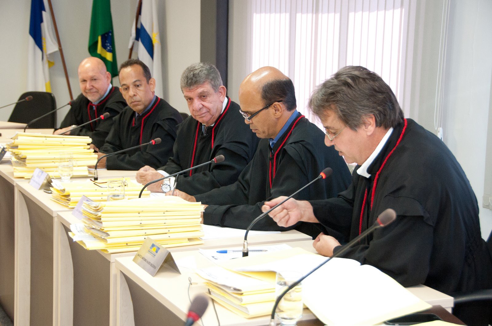 Sessão ocorreu nesta terça-feira, 23