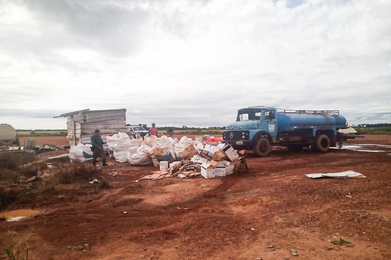 Três sócios são processados por descarte ilícito de embalagens de agrotóxicos em uma fazenda localizada em Lagoa da Confusão