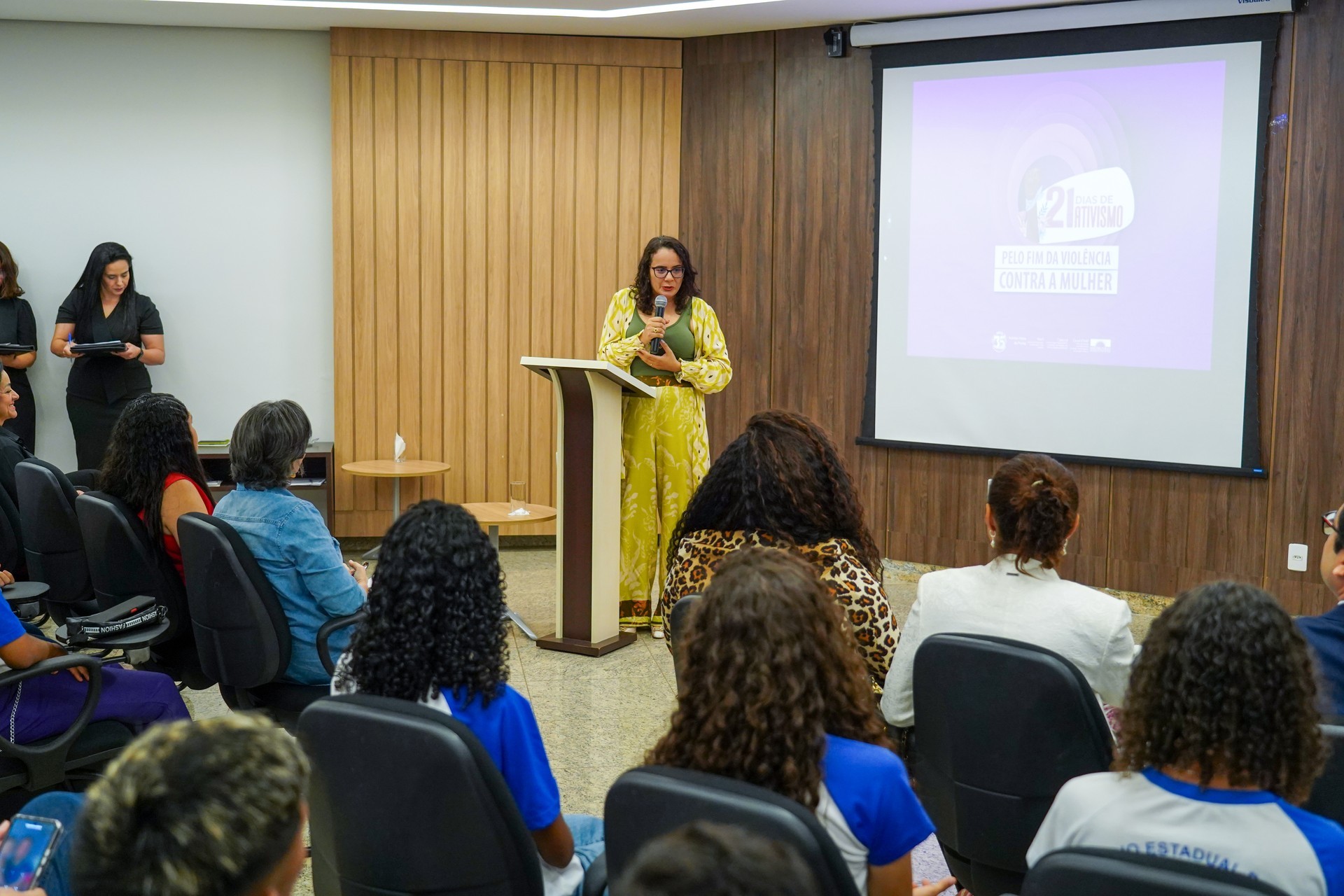 Promotora de Justiça Cynthia Assis de Paula, coordenadora do Caoccid e do Navit