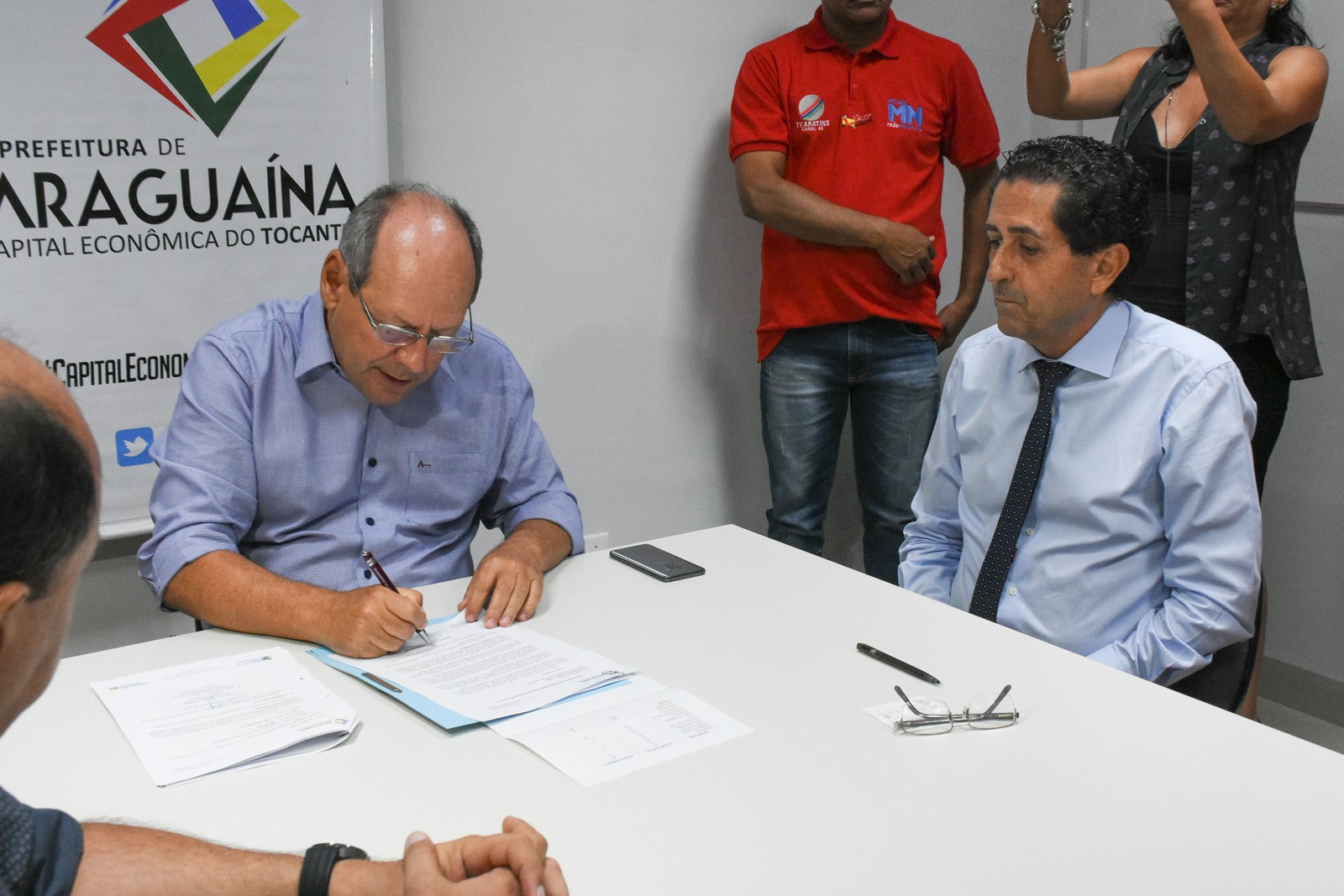 Prefeito Ronaldo Dimas assina Lei que prevê doação de terreno para MPTO