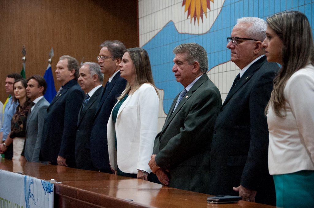 Autoridades no auditório do TCE