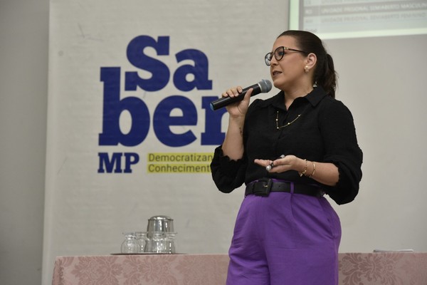 A promotora de Justiça Luma Gomides abordou sobre o papel do Ministério Público