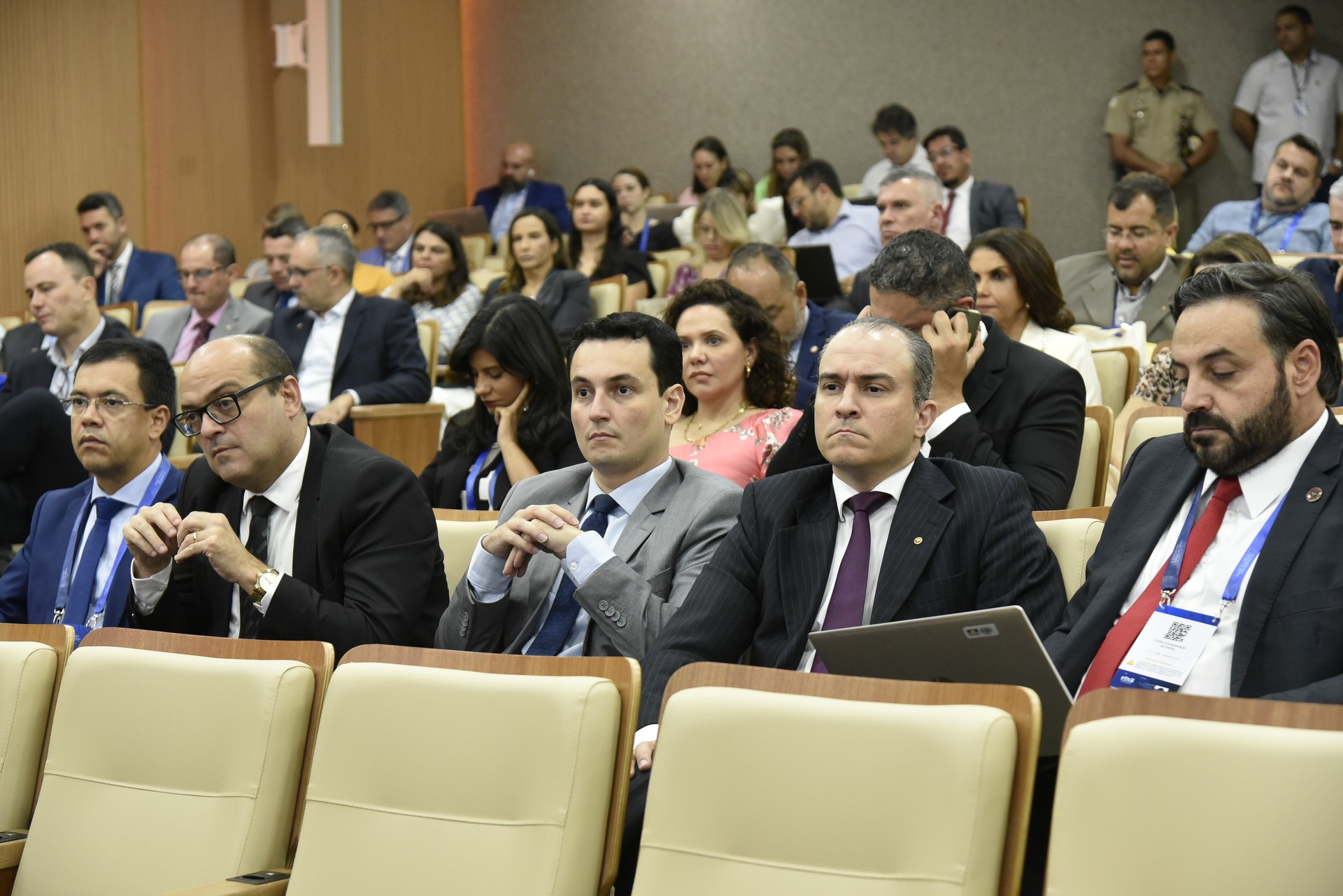 Membros e servidores, durante painel no II Congresso Estadual do MPTO