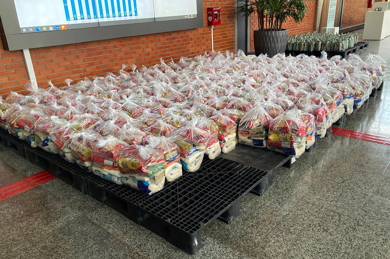 Cestas básicas prontas para serem entregues