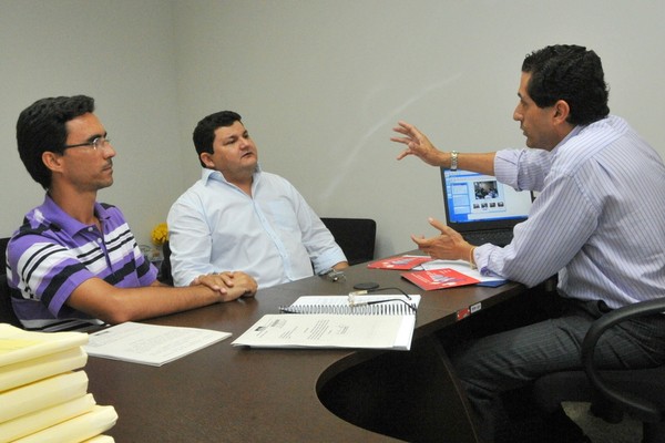 Sindicato e revendedores em reunião com Procurador de Justiça