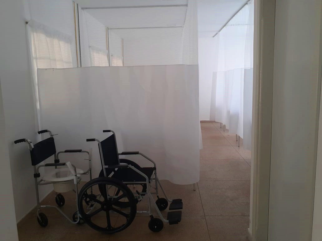 Até o momento, foram investidos mais de R$ 195 mil, que corresponde às reformas e doações de materiais e mobiliários.