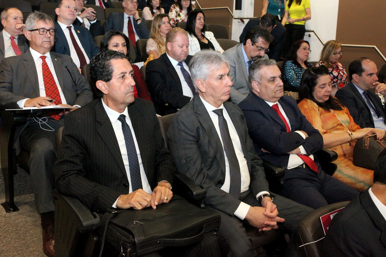 PGJ José Omar de Almeida Júnior na abertura do evento