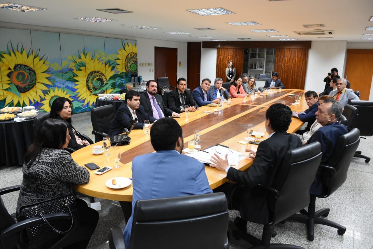 Reunião do PGJ com parlamentares antes da votação do projeto