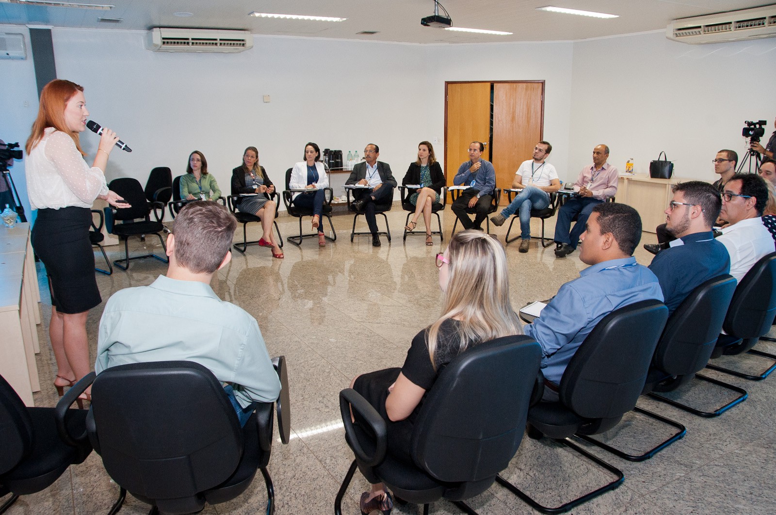 Oficiona reuniu membros e servidores