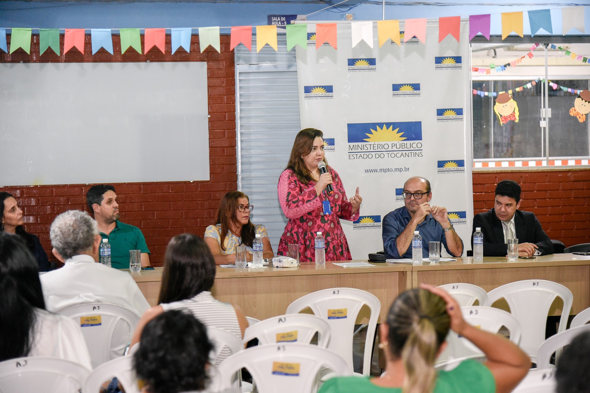 Palestra foi realizada no pátio da escola