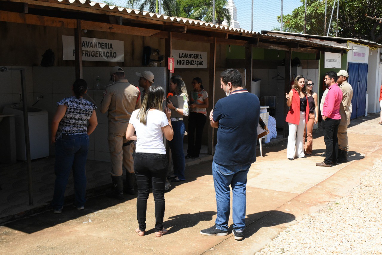 Equipe vistoria central de gás