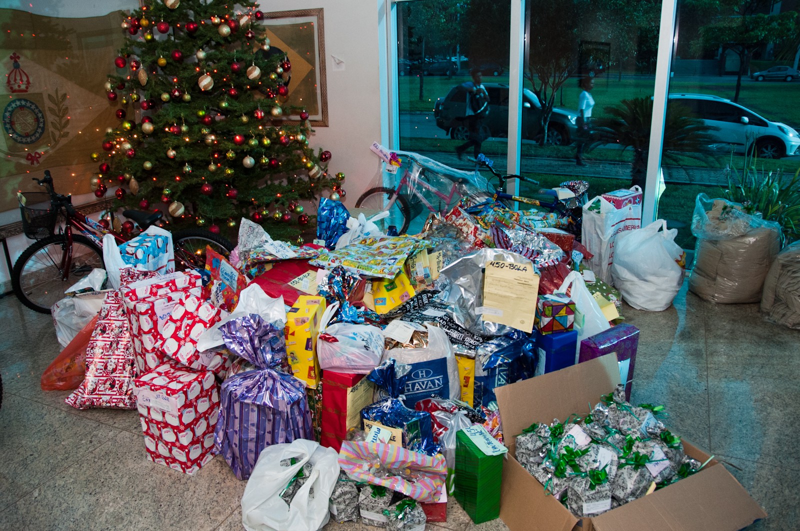 Ao todo foram atendidas 250 cartinhas de natal