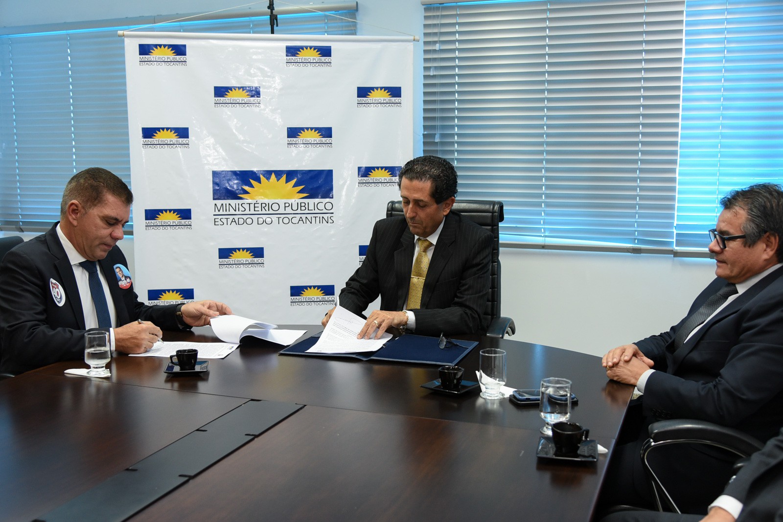 Amastha foi o terceiro candidato a assinar