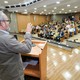 Momento da palestra de Ernesto Paglia