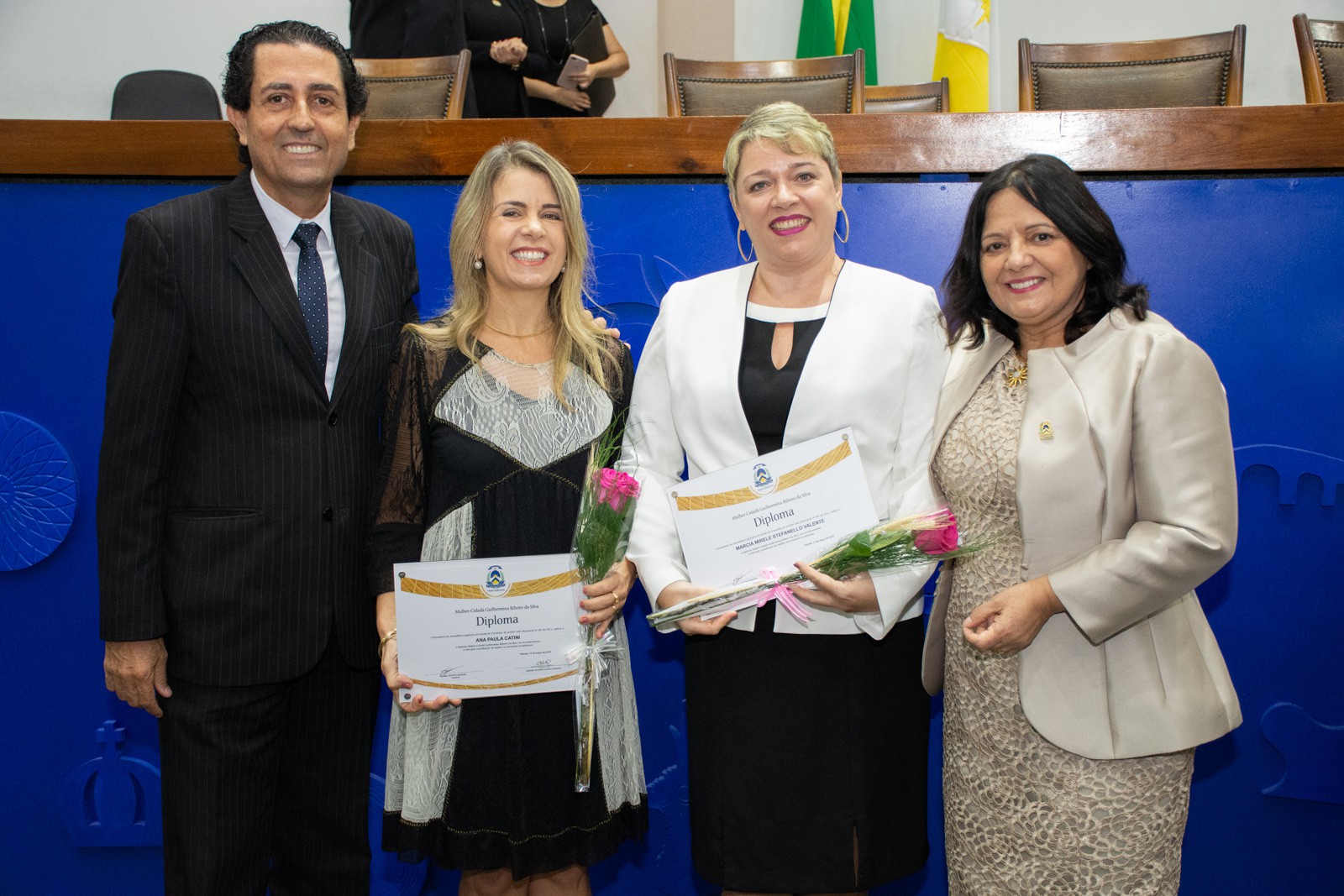 As homenagens foram pelos relevantes serviços prestados em prol da mulher