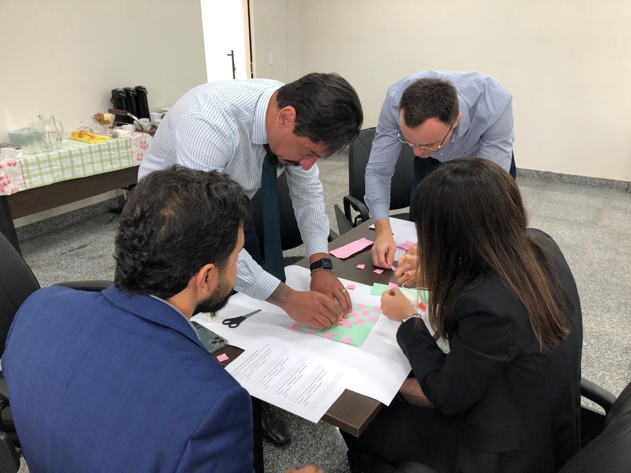 Durante as dinâmicas de grupo observou-se a manifestação de diferentes perfis de liderança