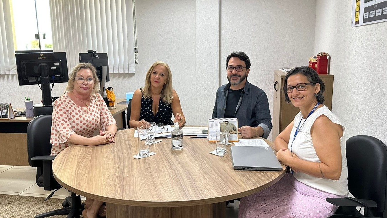 A reunião aconteceu nesta  terça-feira, 08