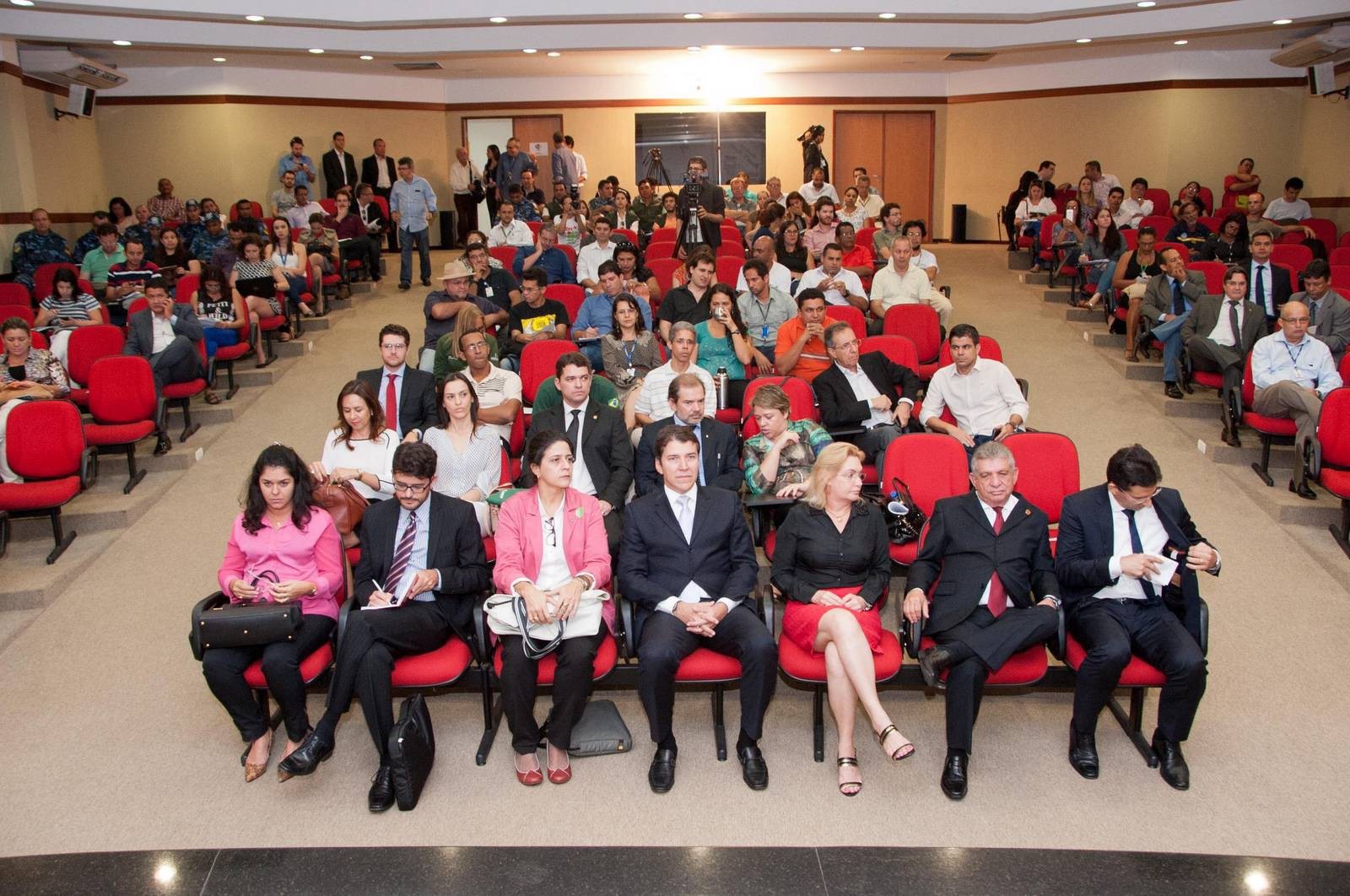 Também participaram do evento representantes do Naturatins, Ibama e Guarda Metropolitana Ambiental, entre outras instituições, além de entidades de classe e representantes de movimentos sociais.