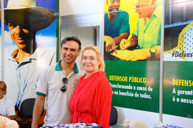 PGJ visita stand da Defensoria Pública