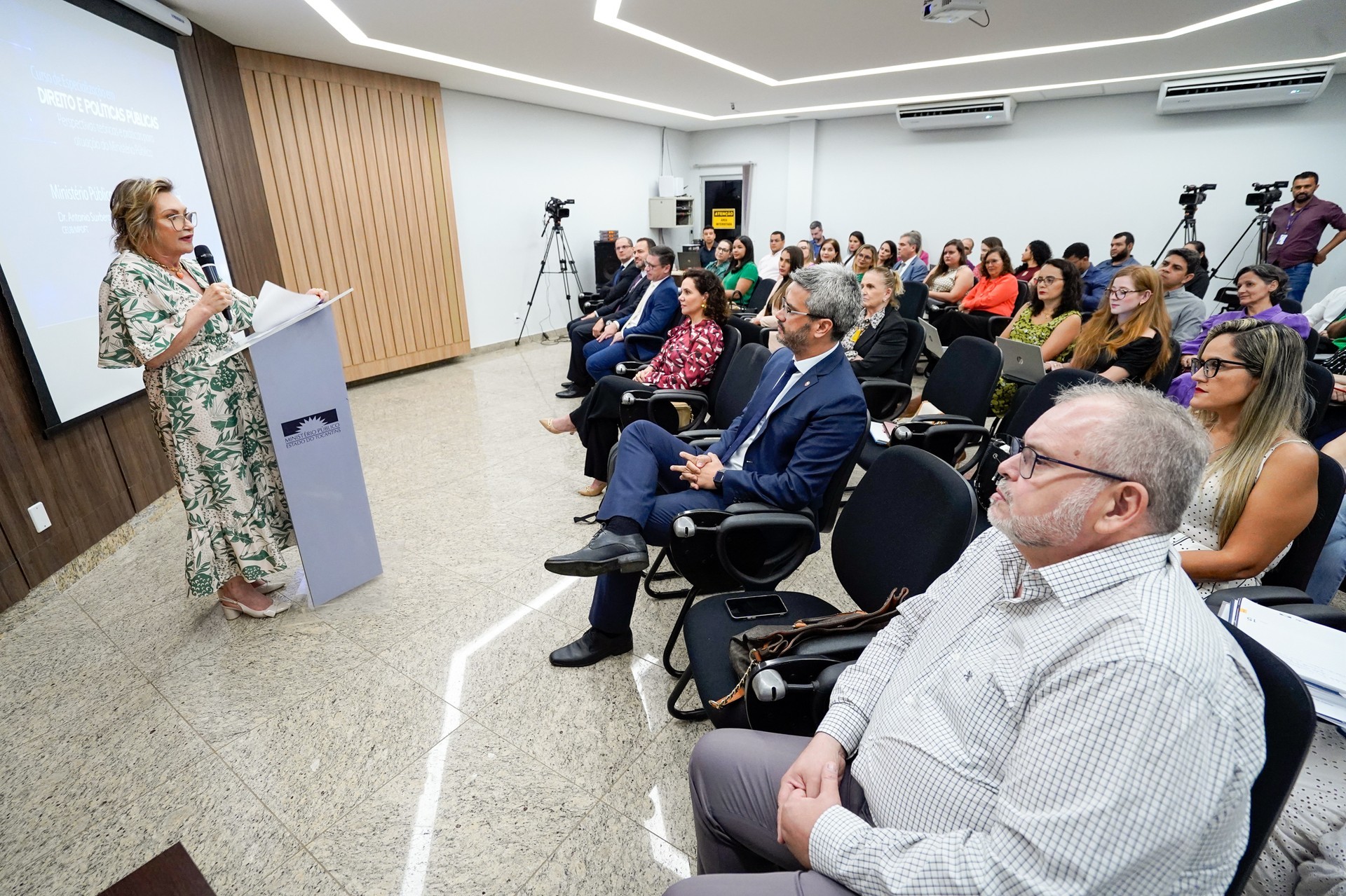 A diretora-geral do Cesaf/ESMP, procuradora de Justiça Vera Nilva Álvares Rocha Lira,