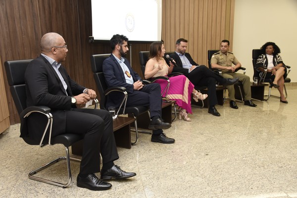 O evento reuniu representantes do MPTO, DPE, PC, PM, OAB e Universidade Católica