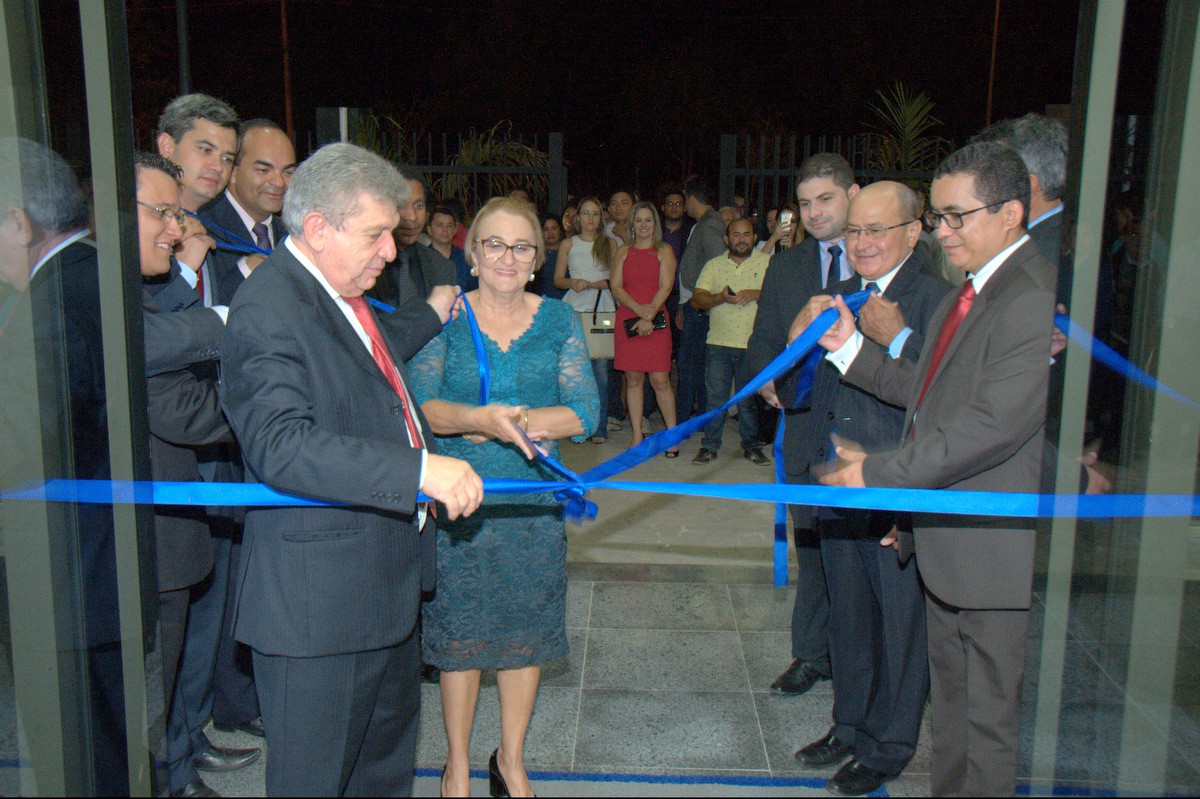 Autoridades inauguram obra em Augustinópolis