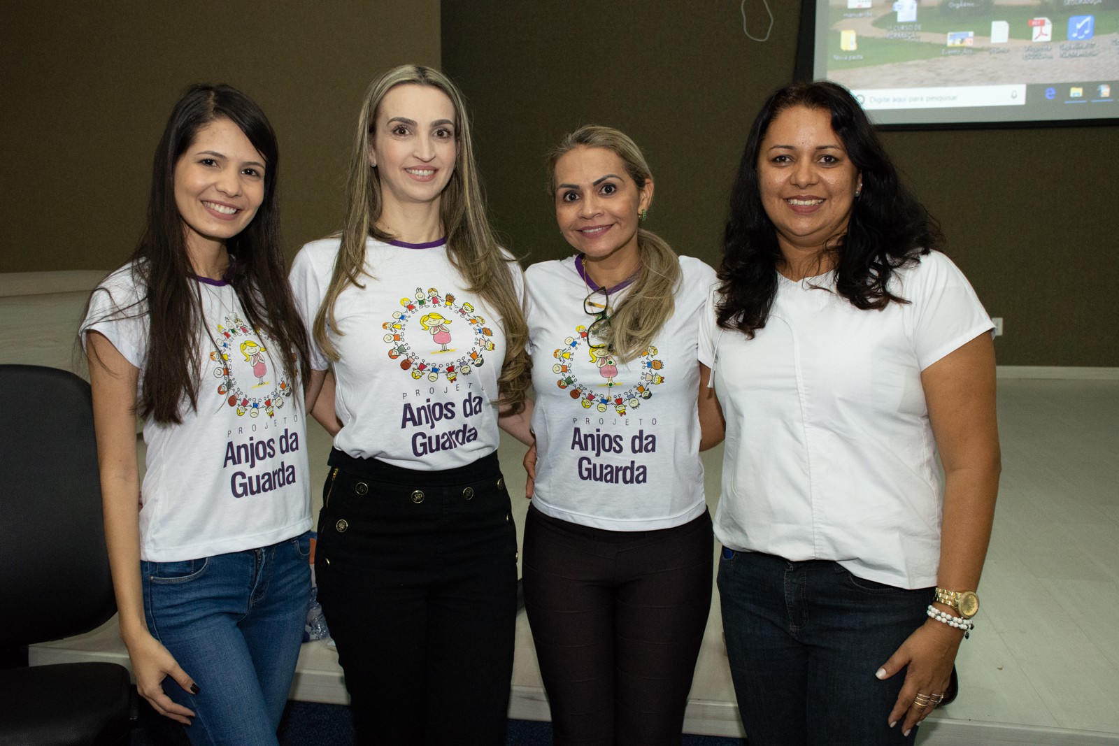 equipe do Núcleo Maria da Penha e a Professora da Escola