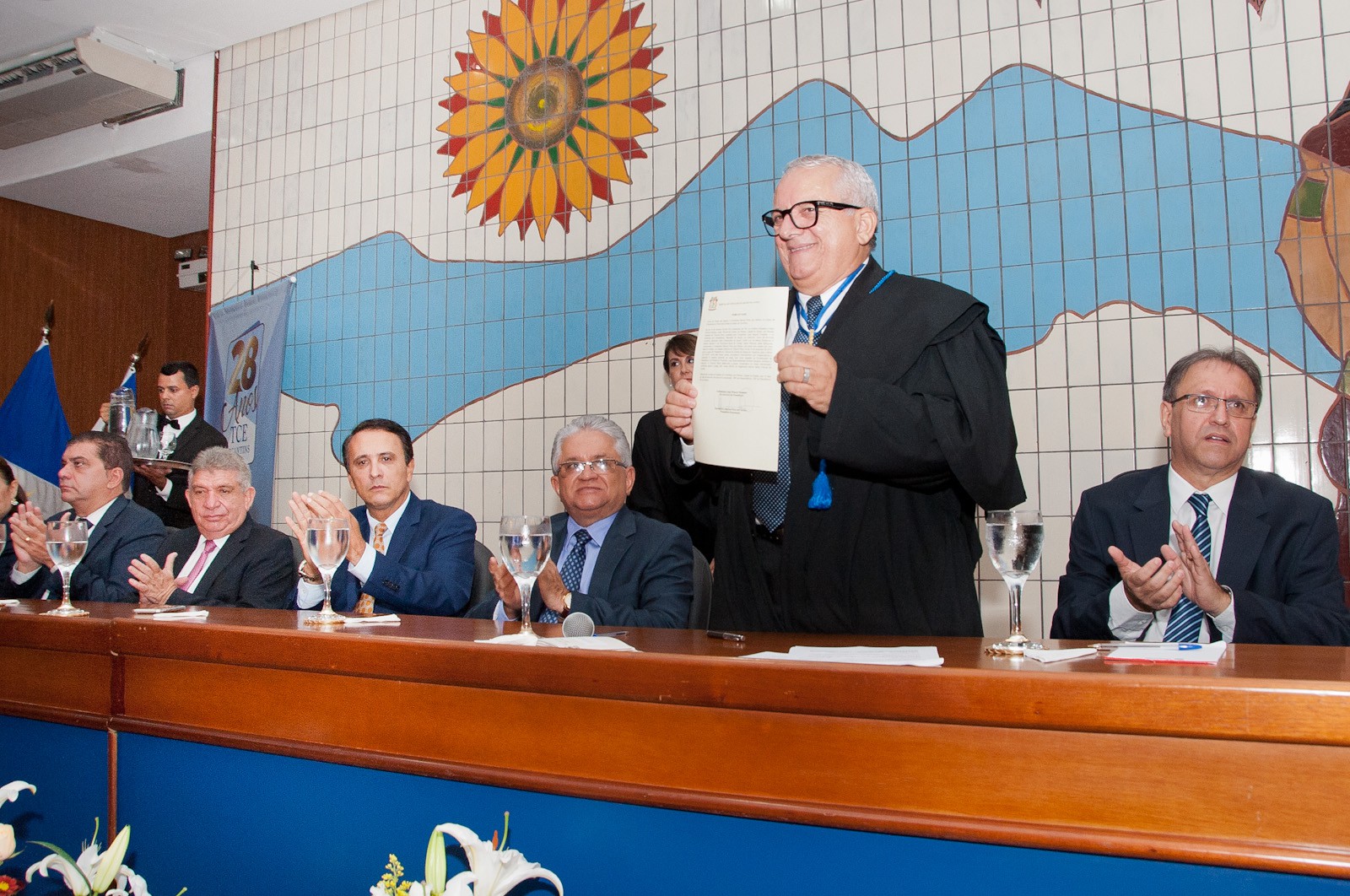 Manoel Pires dos Santos após ser reconduzido à presidência do TCE