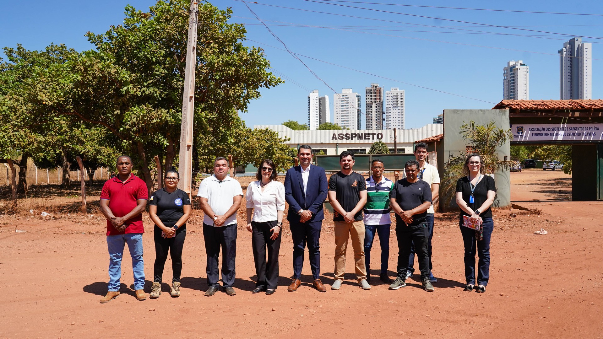 Ao fundo, antiga sede da Asspmeto, que será demolida para conclusão da Avenida LO-05, na Orla da Graciosa, em Palmas