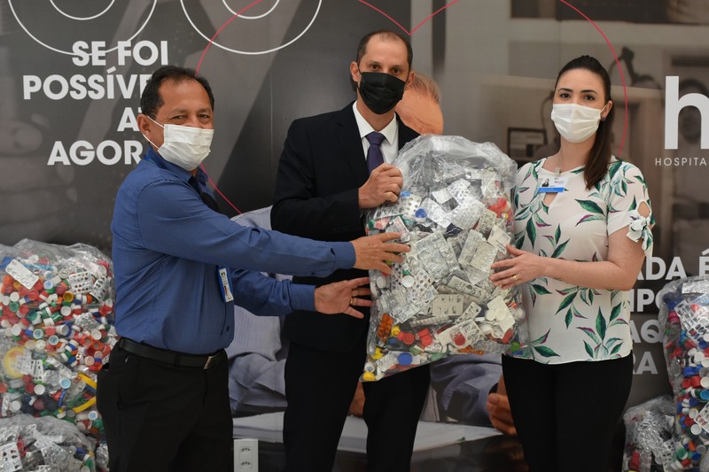 Os materiais recicláveis foram entregues ao Hospital do Amor pelo chefe de gabinete, promotor de Justiça Abel Andrade, e pelo chefe do Departamento de Pessoas, Francisco das Chagas