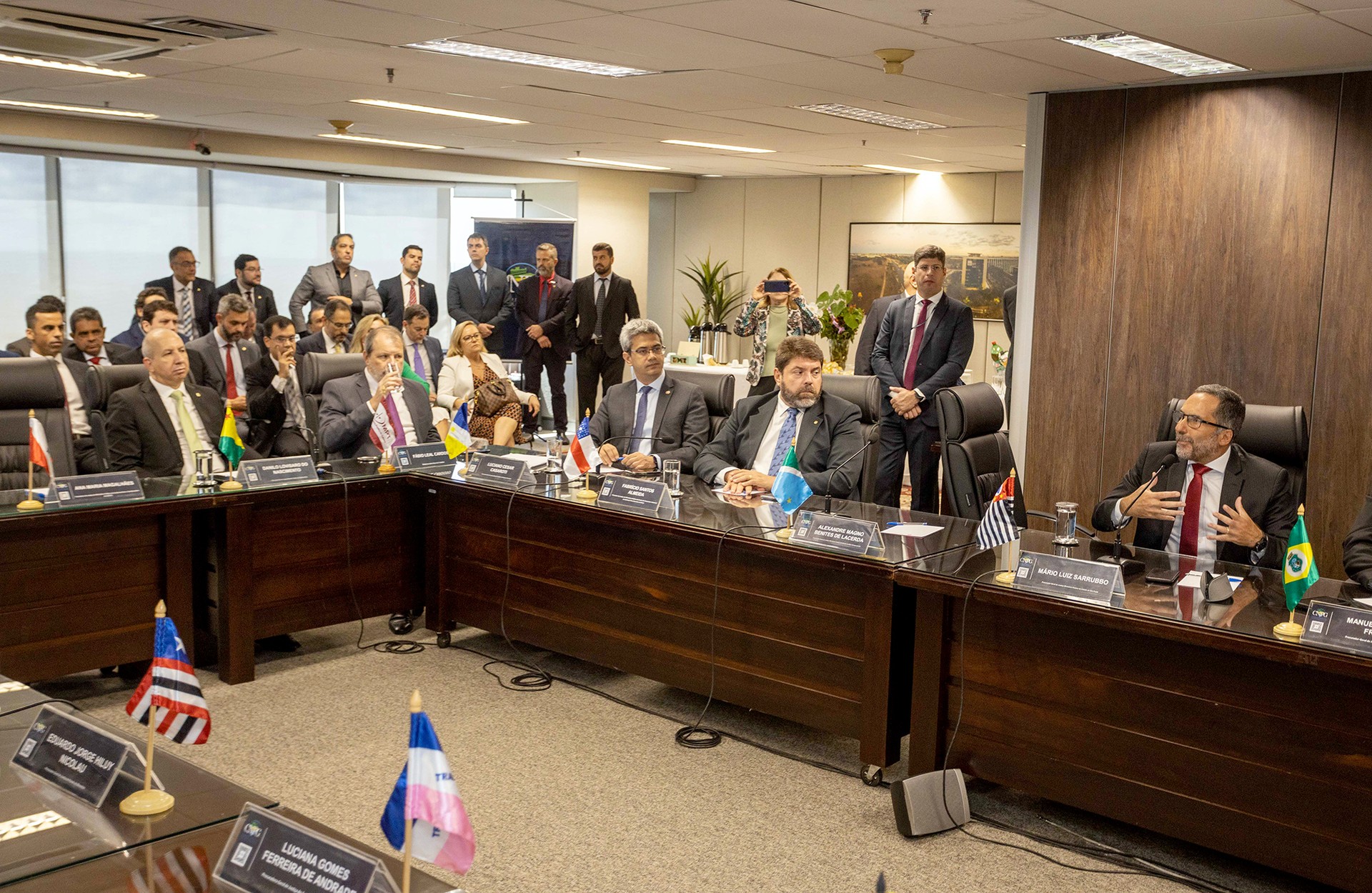 Reunião debateu estratégias de atuação conjunta entre os MPs estaduais e o MPU para identificar e buscar a punição dos envolvidos nos atos antidemocráticos ocorridos em Brasília, no último dia 8